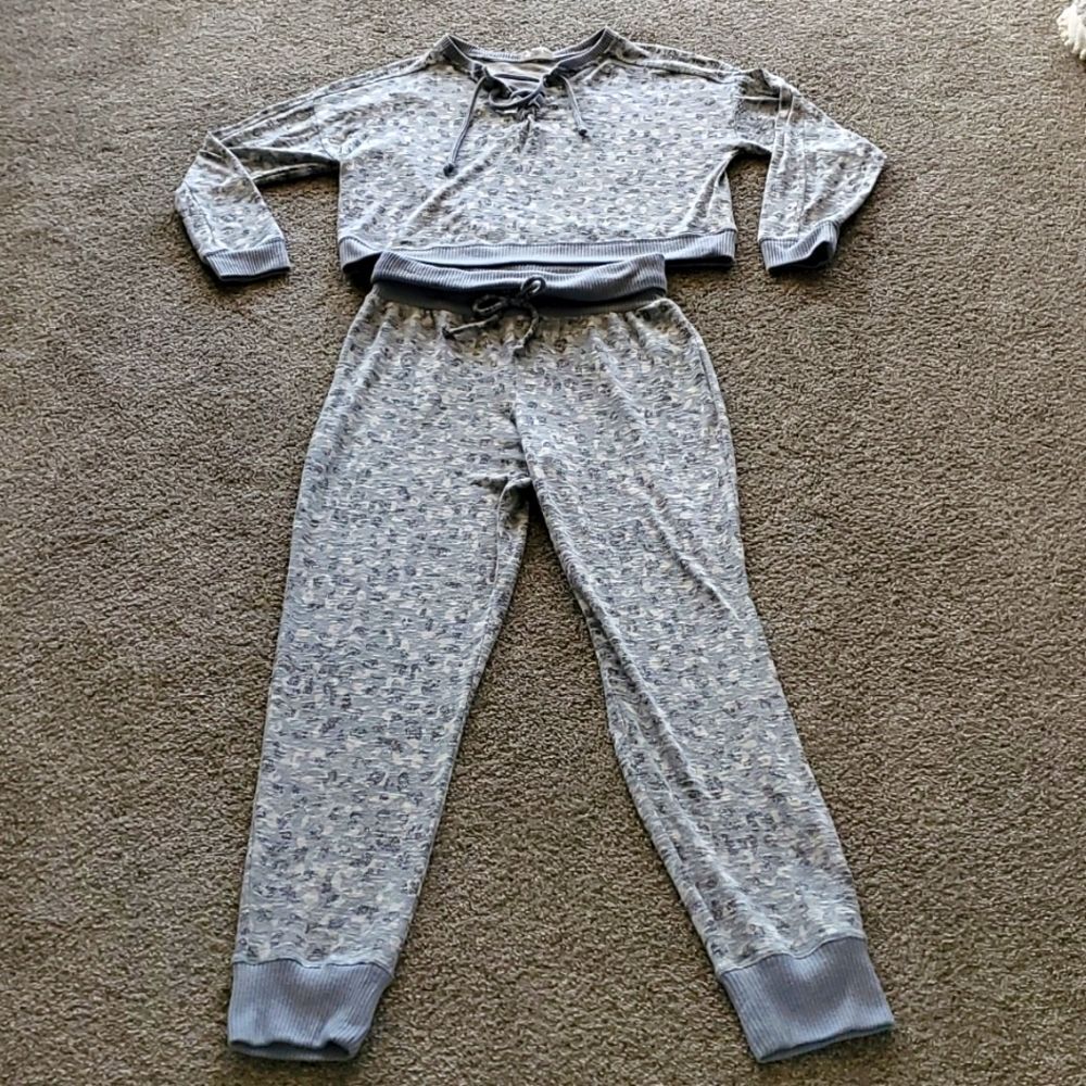Tipple PJ'S, crop top, elastic waist. Size medium, gray/white. Adorable, cozy.